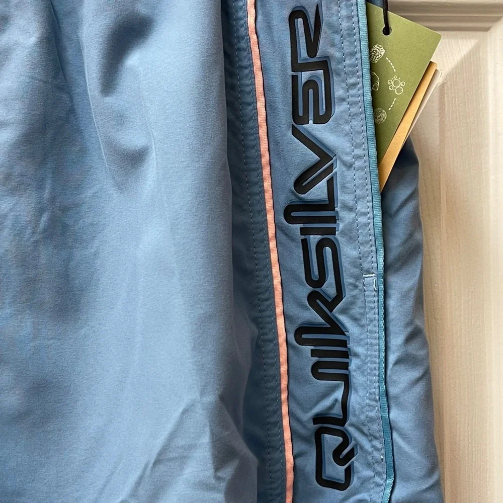 Quiksilver product pair